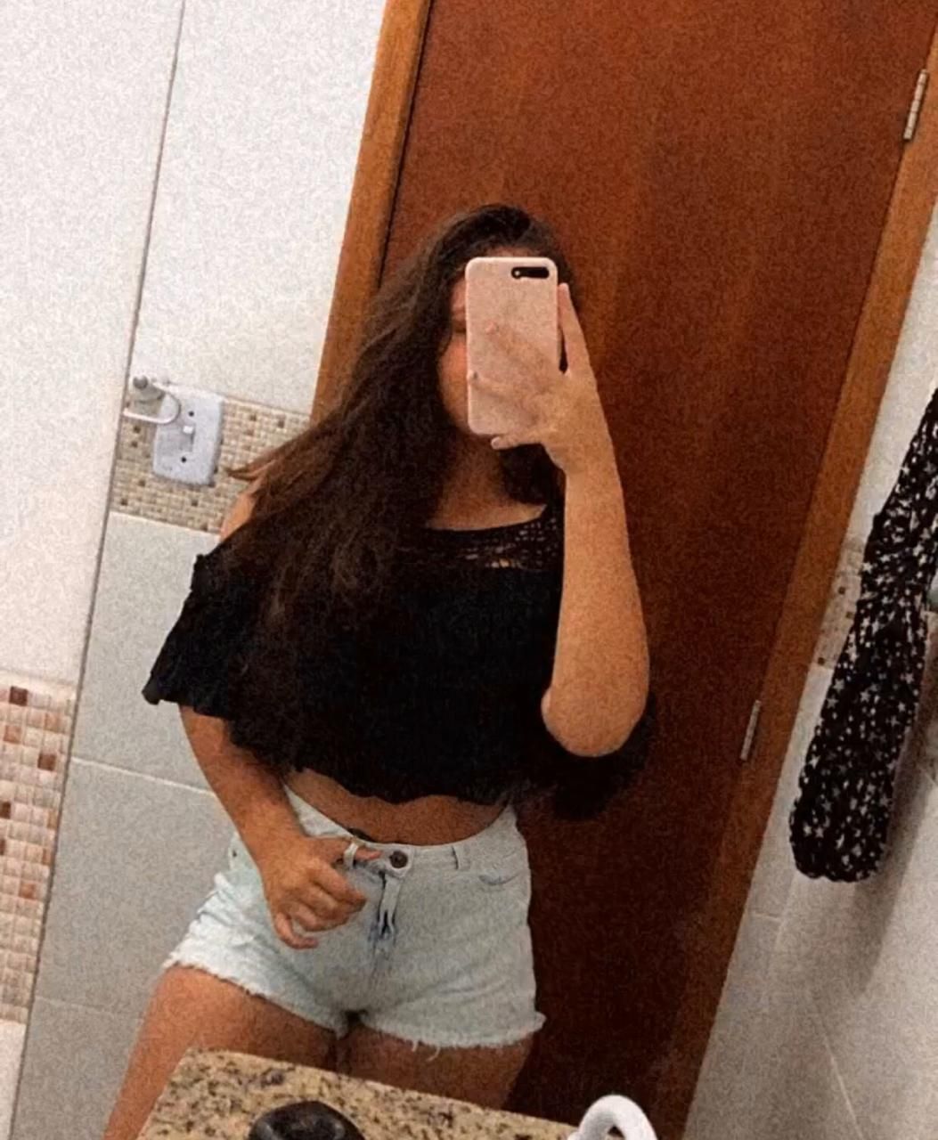 <em>Isabela L.</em>